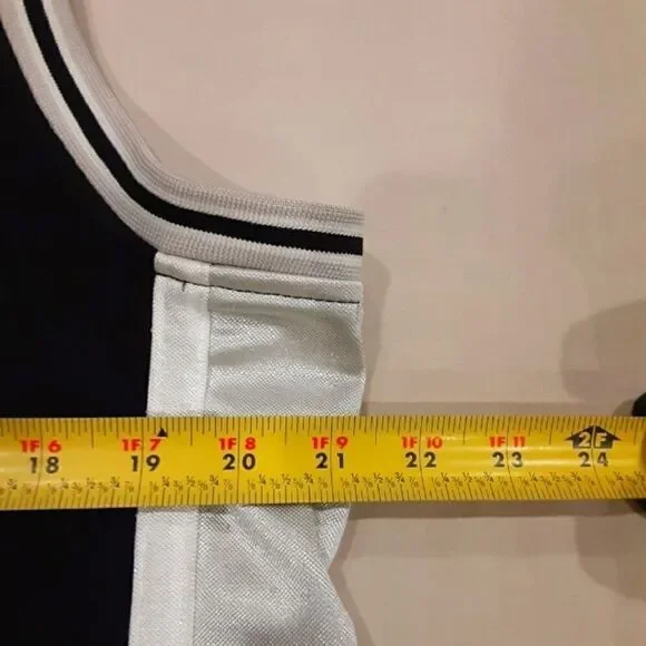 San Antonio Spurs Jersey - Picture 8 of 12